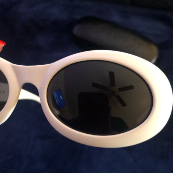 Authentic Vintage Gucci Sunglasses GG2400 - White - Picture 6 of 13